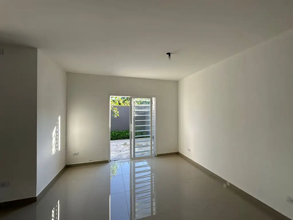 VENTA DUPLEX EN EZPELETA