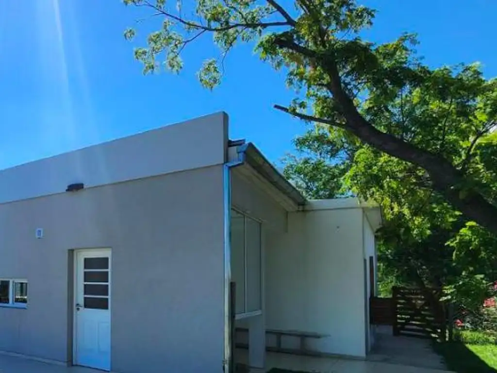 CASA EN ALQUILER ANUAL O TEMPORAL  | BARRIO PILAR DEL ESTE, SANTA LUCIA.