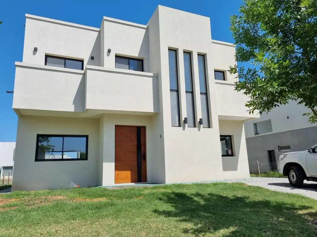 Casa en venta, Barrio Araucarias Puertos del Lago