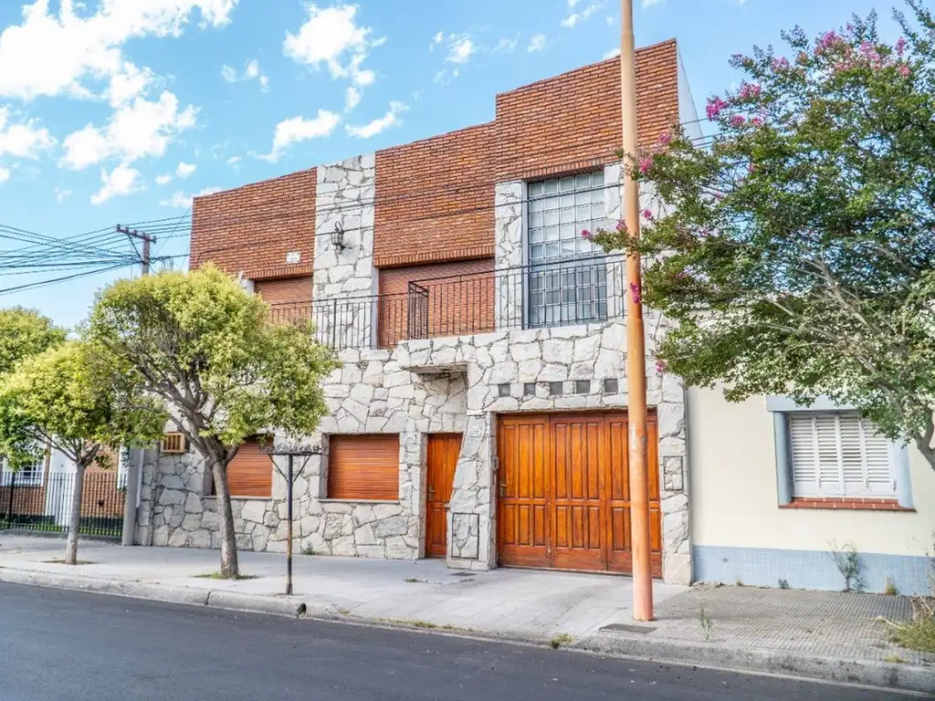 VENTA IMPORTANTE CASA EN BARRIO UNIVERSITARIO