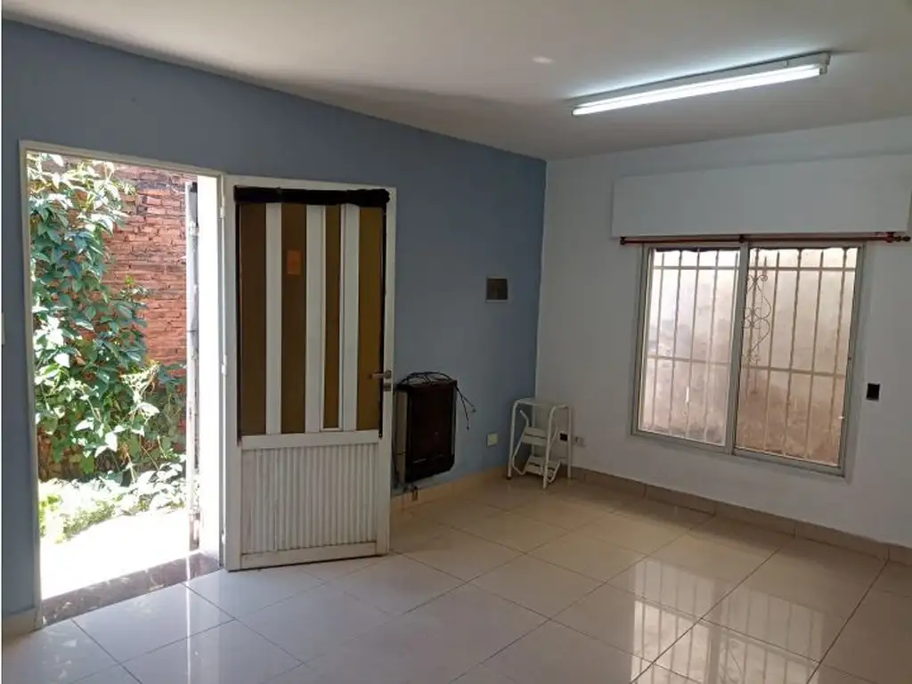 VENTA CASA INTERNA UNICA - BARRIO AZCUENAGA