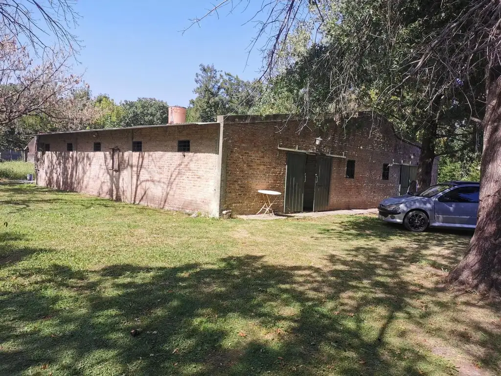 Caballeriza con vivienda 2160m2