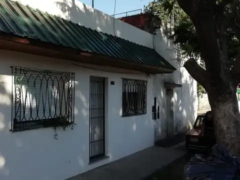 CASA EN VENTA - MARGARITA WEILD AL 3100, LANÚS ESTE -