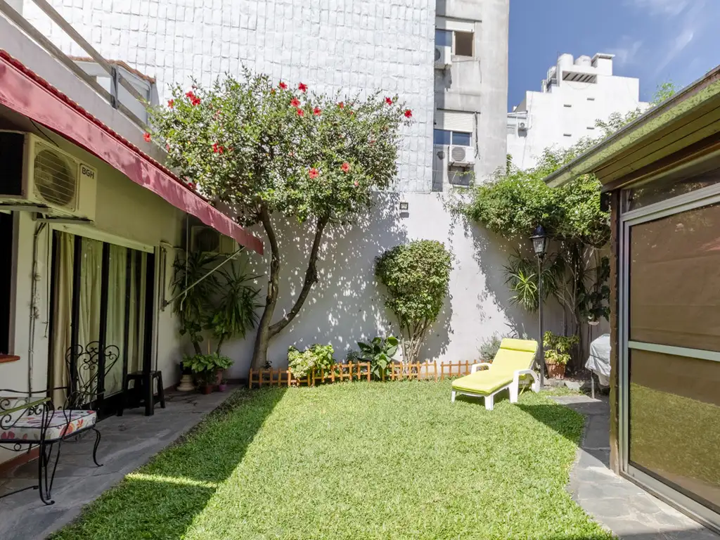 Casa con Gran Hermoso Jardín, Gran Terraza y 3 Dorm. en Pb.