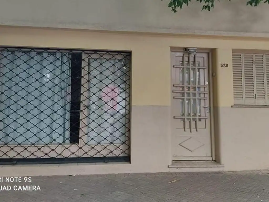 Casa con local en venta - Gutemberg 500