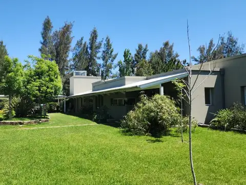 Casa en Alquiler en Barrio Cerrado Los Raigales