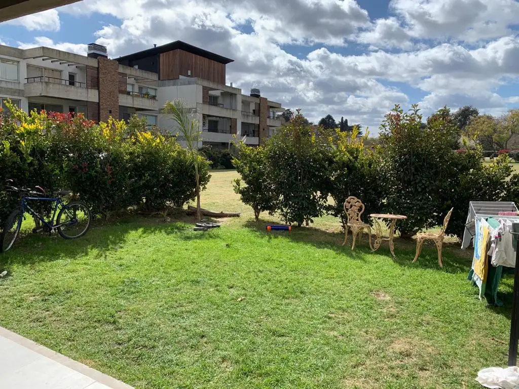 Venta departamento 2 ambientes c/ jardín - Altos de Benavidez - Benavidez