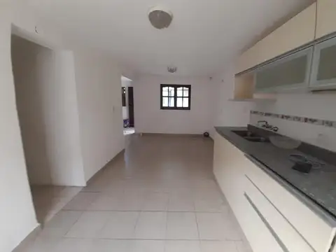 Dúplex en venta! A mts. de la Avenida Hernandarias