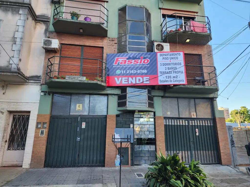 EXCELENTE PISO UNICO ! 3 DORMITORIOS - AMPLIA TERRAZA PROPIA - PERMUTA (AUTO/DEPTO.) U$D 100.000