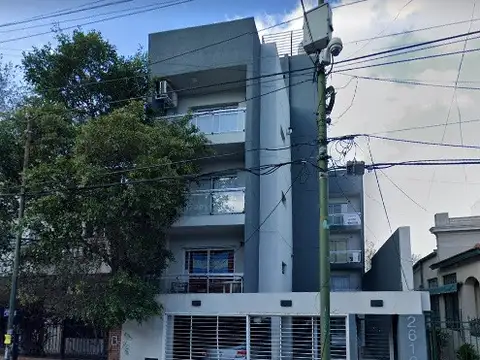 DEPARTAMENTO AL FRENTE CON BALCON Y COCHERA CUBIERTA, SOBRE AV. BROWN CASI CERRITO