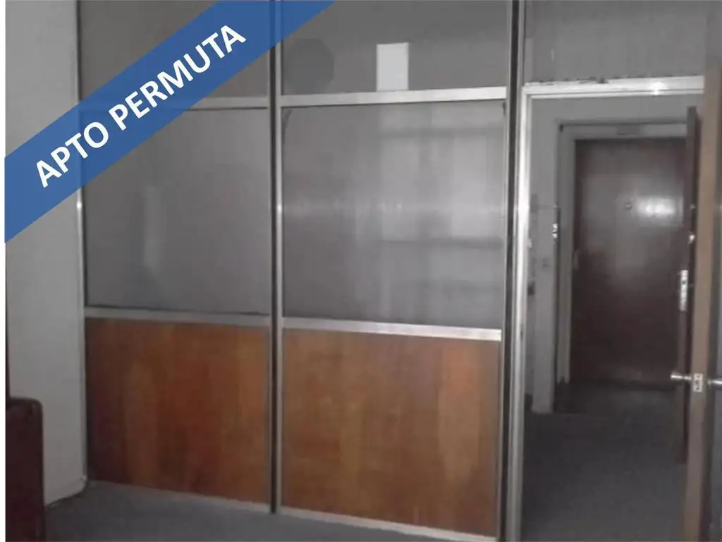 VENTA - Oficina sobre calle Alem al 400 en Quilmes Centro -