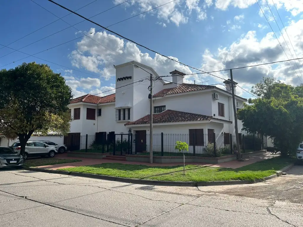 Casa Tres Cerritos