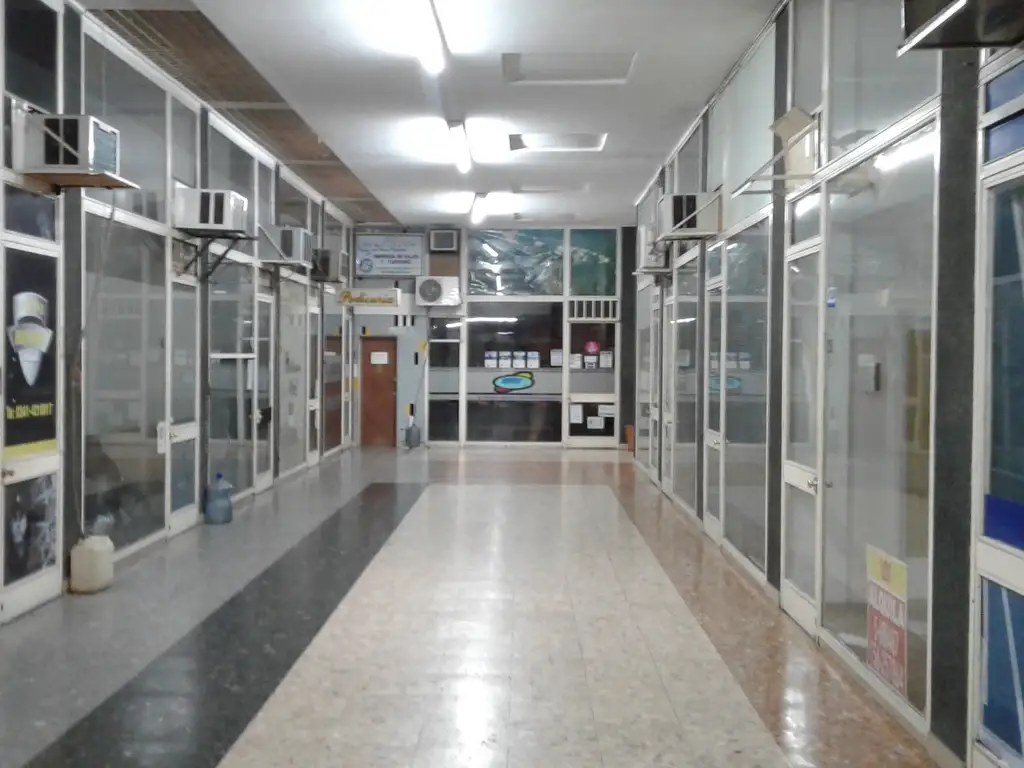 Oficina en Entre Rios 1135, Galeria Plaza Sarmiento, 10 m2.-