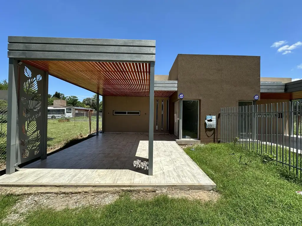 Casa en venta 2 dormitorios en roldan