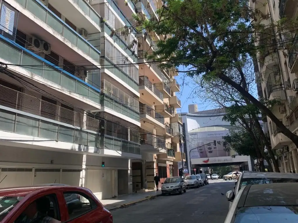 Alto Palermo Arenales y Cnel Diaz s/piso 3 ambientes más escritorio /dep. Fte bcon cochera, baulera.