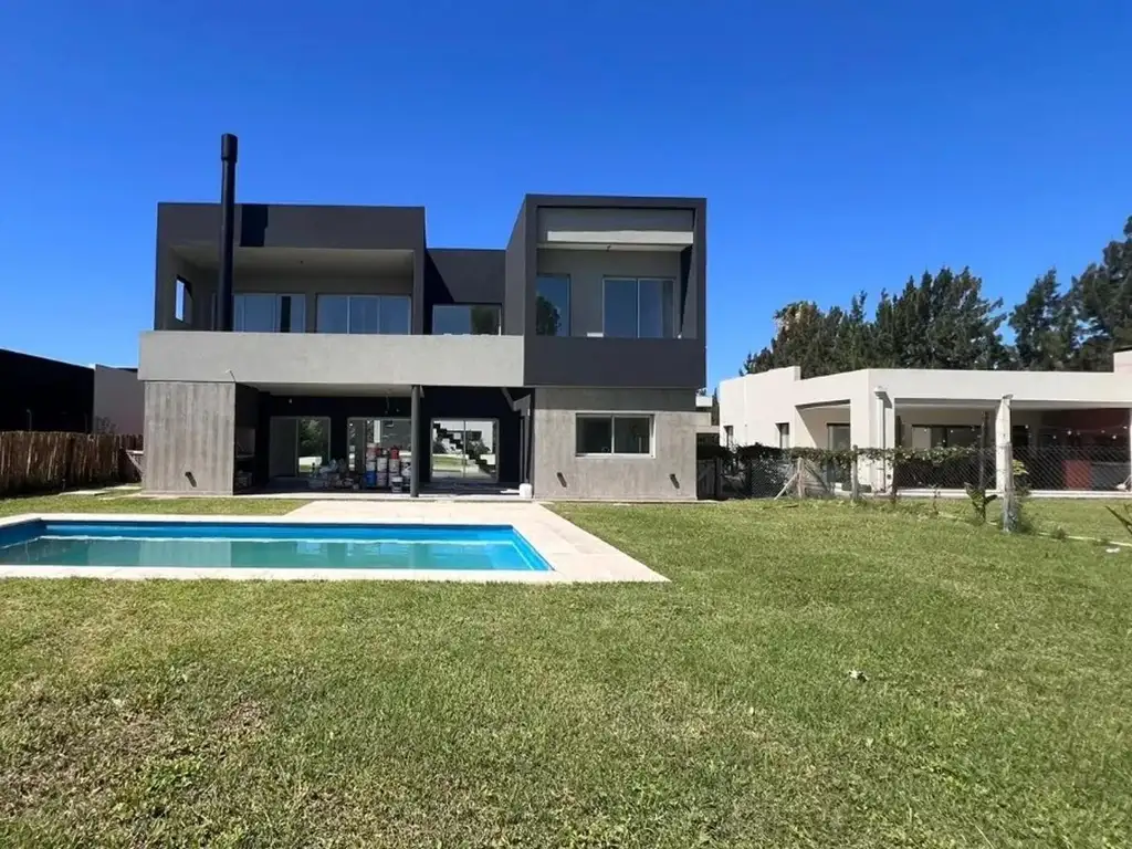 Casa en Venta Country Las Golondrinas Hudson Berazategui