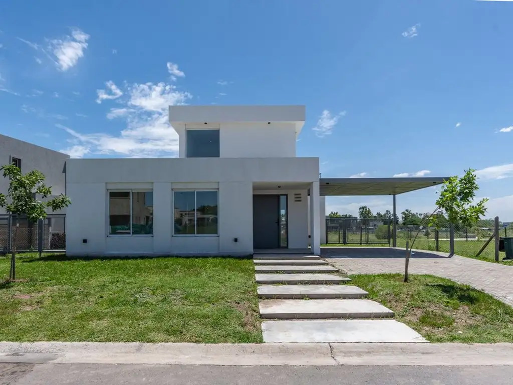 Venta casa 4 amb Santa Lucía con jardín y parrilla