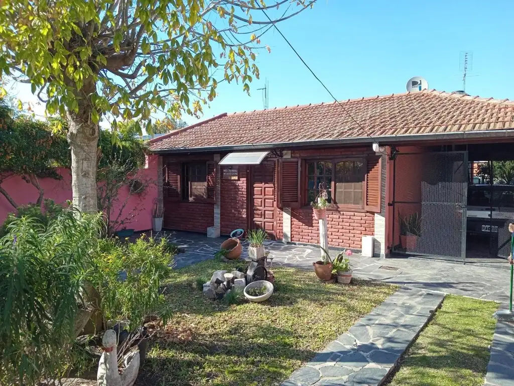 CASA 5 AMBIENTES EN VENTA EN FLORENCIO VARELA