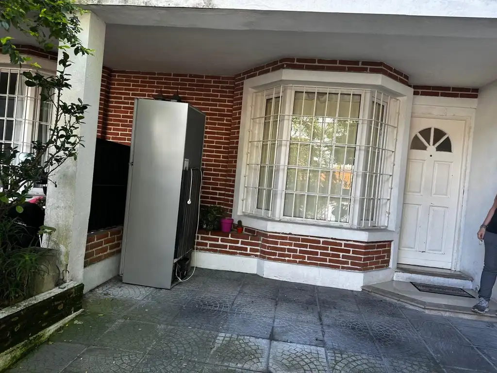 VENTA  CASA  CON 4 AMBIENTES PATIO PARRIL VILLA URQUIZA