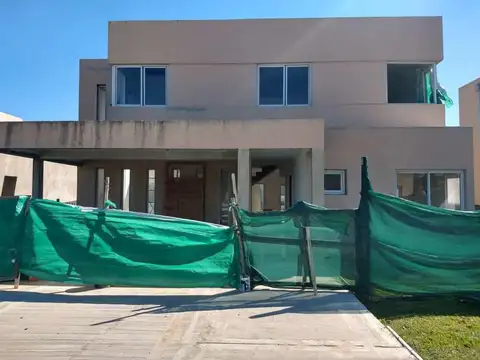 Casa en Venta en Pilar Del Este - 3 dormitorios