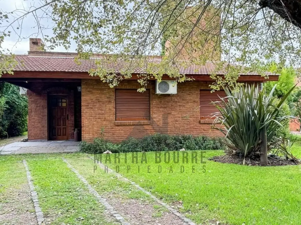 Casa Chalet  en Venta en Larena Country Club, Pilar, G.B.A. Zona Norte