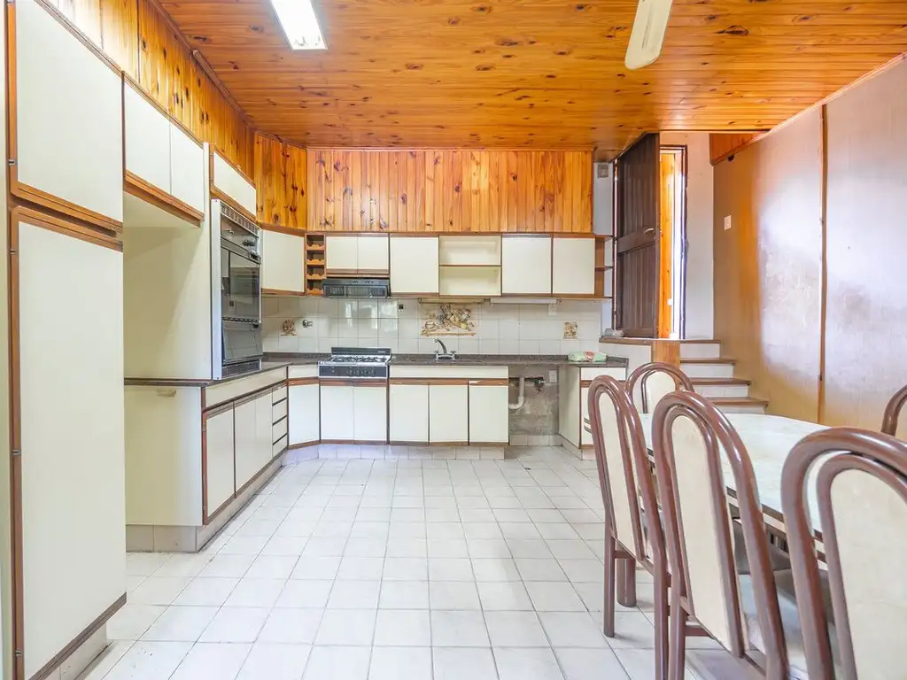 DEPARTAMENTO Y LOCAL EN VENTA EN LUIS GUILLÓN