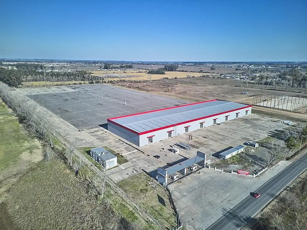 Centro logistico para Pymes, con unidades a partir de los 700 m2., con todos los servicios.-