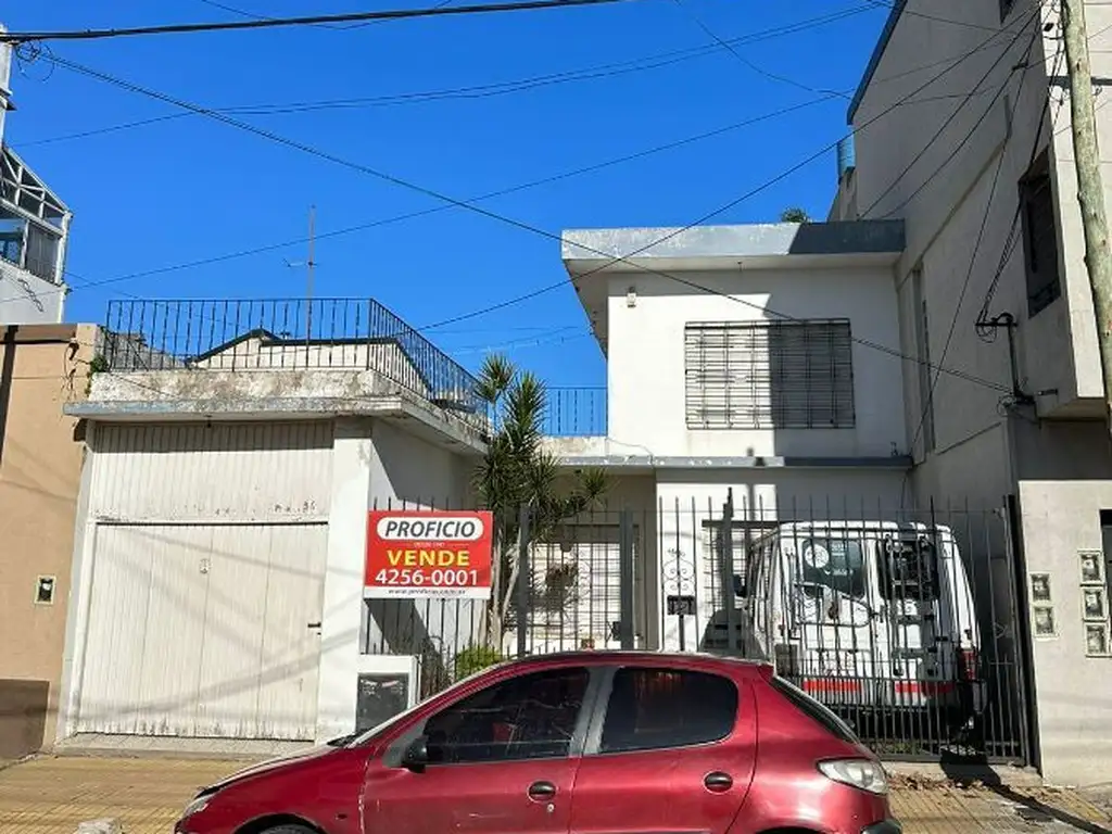 Casa en venta de 2 dormitorios c/ cochera en Berazategui Oportunidad