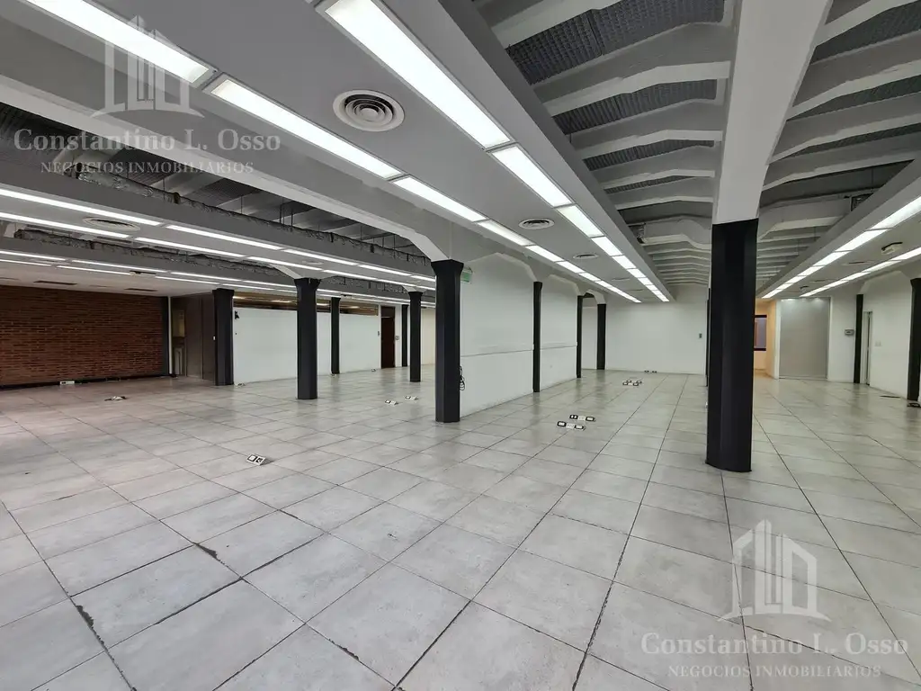 Oficina en  alquiler - 400m2 - dos cocheras dobles - Puerto Madero