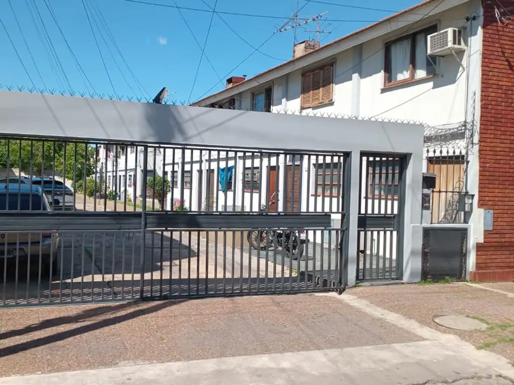 VENTA DUPLEX 3 AMB PATIO Y COCHERA APTO CREDITO