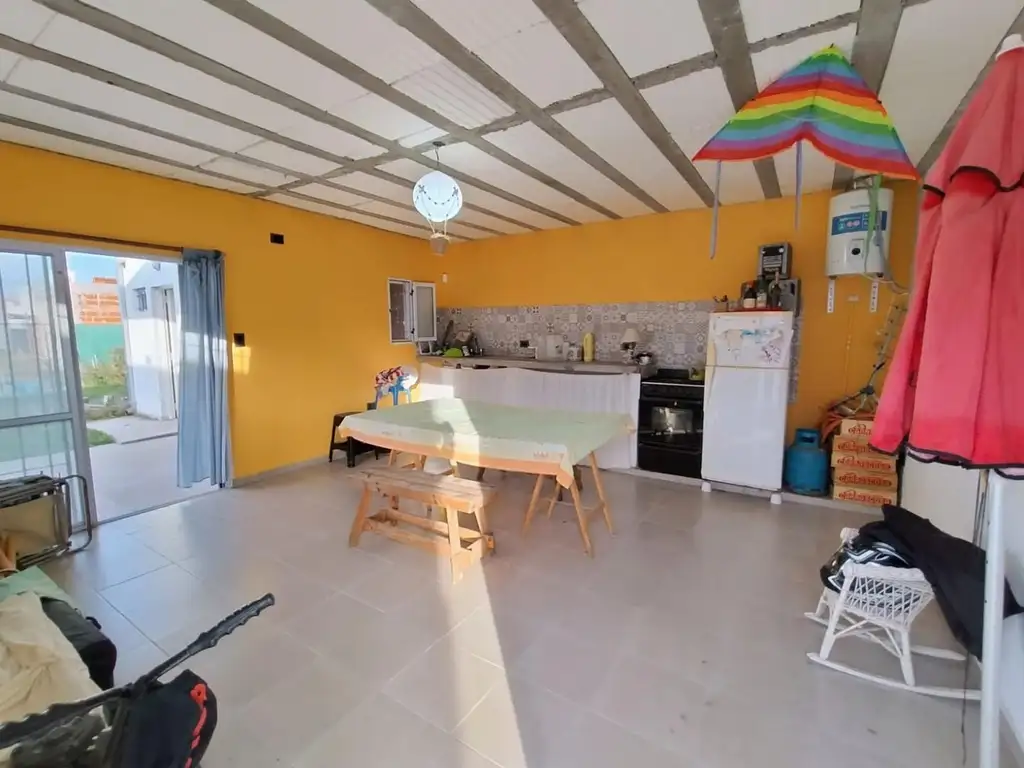 CASA CON PILETA EN VENTA BARRIO LOS TRONCALES