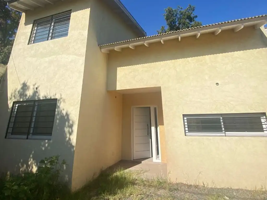 Casa en venta de 3 dormitorios c/ cochera en Ingeniero Maschwitz