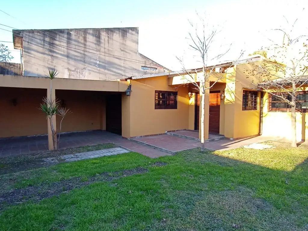 Casa en venta - Ituzaingo Sur - Olivera al 1700