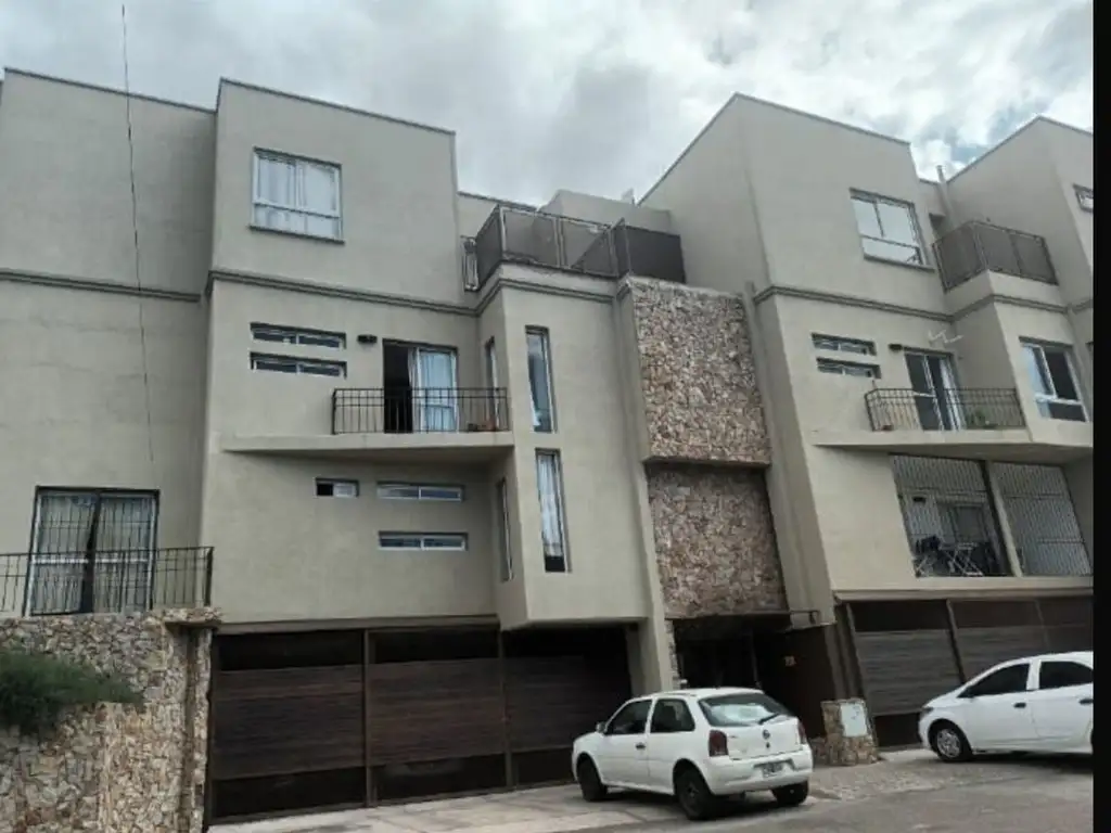 REMAX  FOLLOW, ALQUILA HERMOSO DEPARTAMENTO