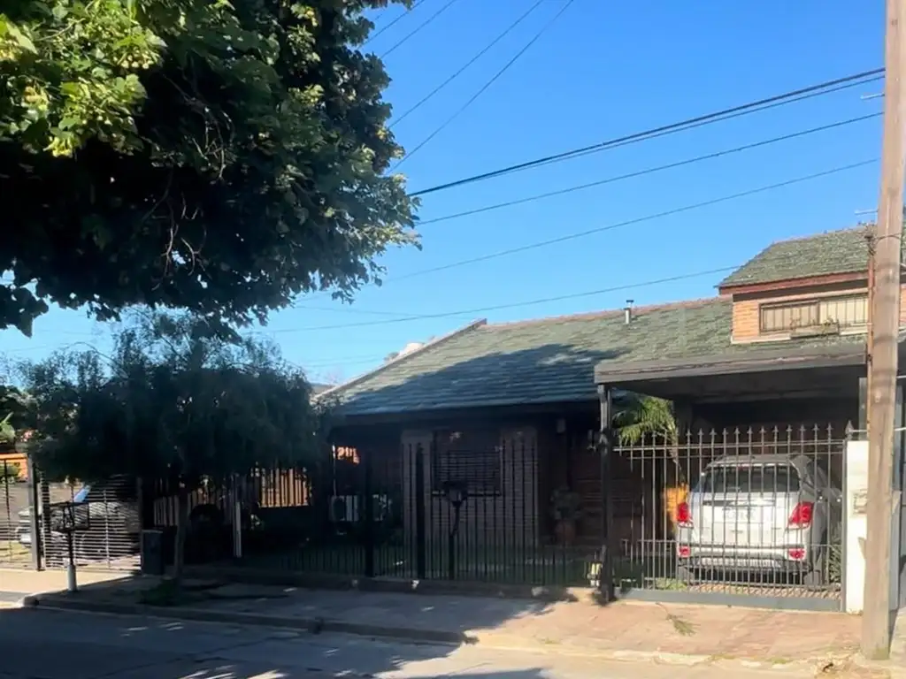 Casa  en Venta ubicado en Ciudad Jardin, Tres de Febrero, G.B.A. Zona Oeste