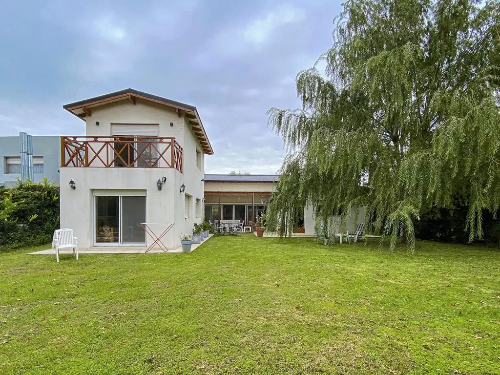 Casa de 3 dormitorios en Cadaques – Funes Hills