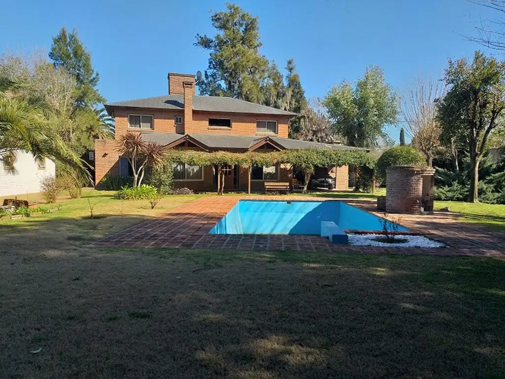 Casa Tres Dormitorios Funes con Piscina y Quincho