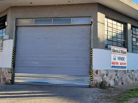 GALPÓN de 438 m2 cub - 100m de Av. Rivadavia - FINANCIA -