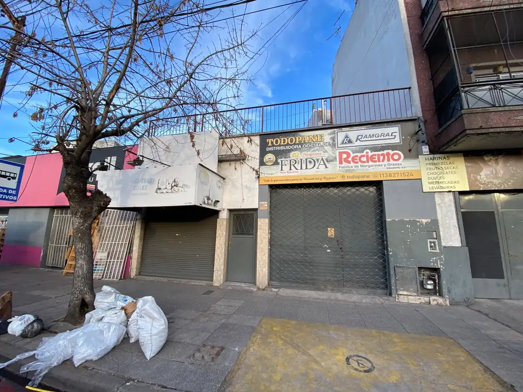 Venta local con vivienda