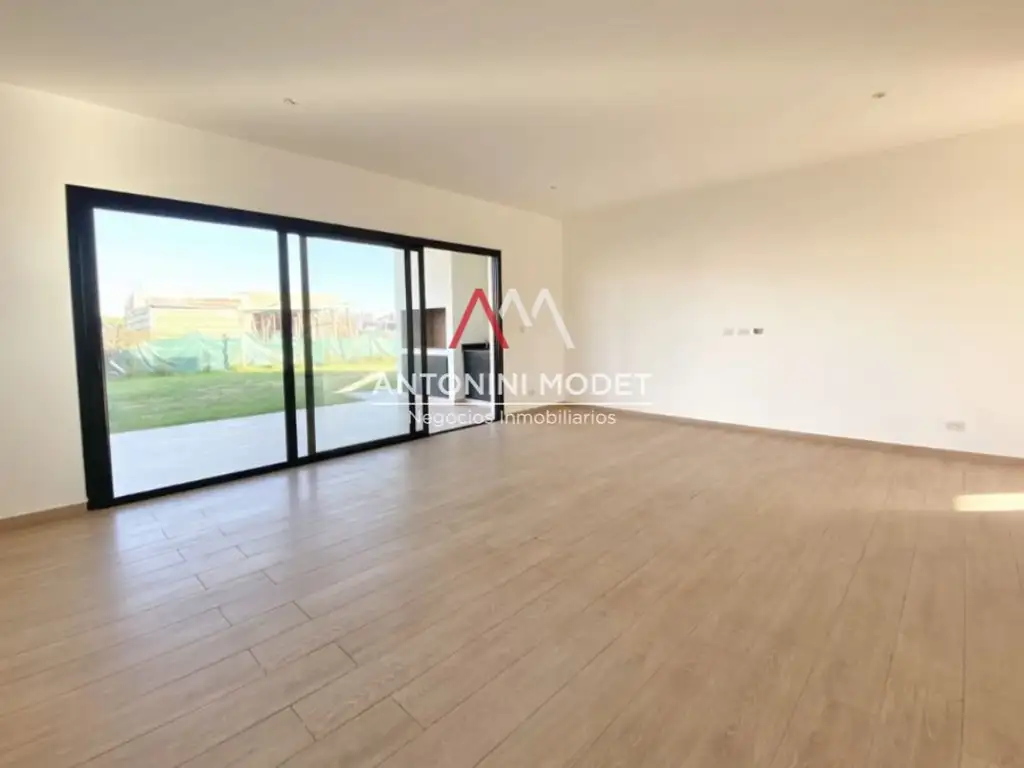 CASA EN VENTA EN SANTA EMILIA - PILAR DEL ESTE