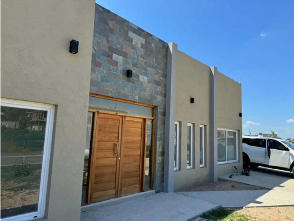 Venta Casa 4 Ambientes A Estrenar a La Laguna En La Alameda