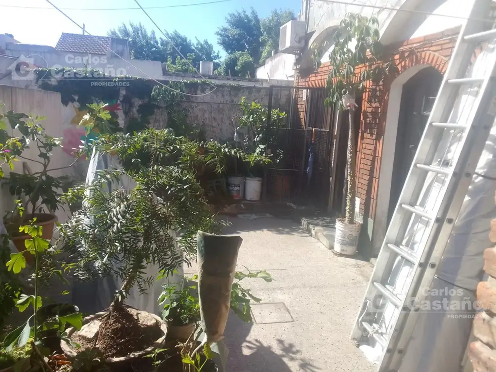 PH al Contrafrente, en 2 Plantas, 3 Amb. con Patio, Quincho + Parrilla