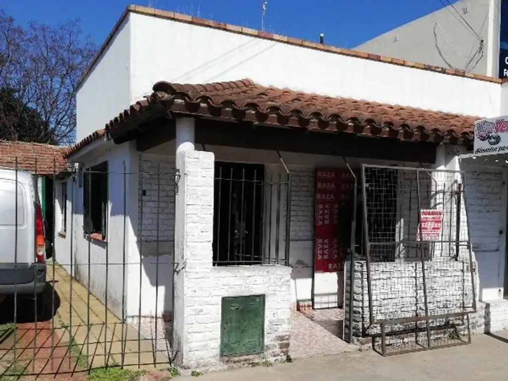 Casa en venta a reciclar en Pilar Centro OPORTUNIDAD