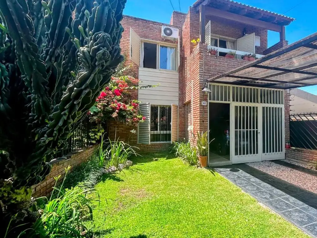 VENTA CASA 3 DORMITORIOS GRANJA DE FUNES