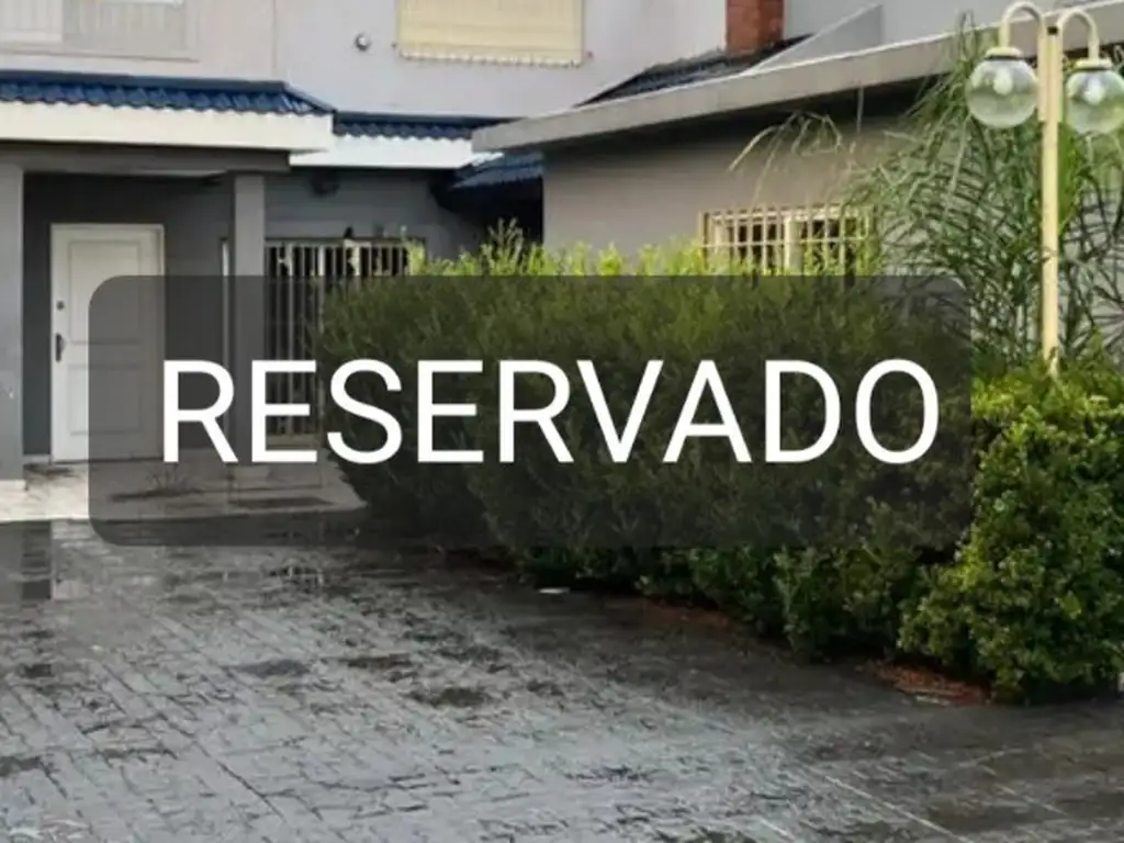 CASA VIVIENDA O COMERCIAL OFICINAS/ CONSULTORIOS SOBRE COLECTORA