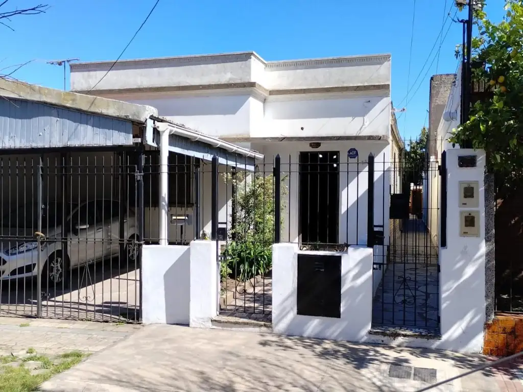 Venta PH de 4 ambientes con cochera en wilde