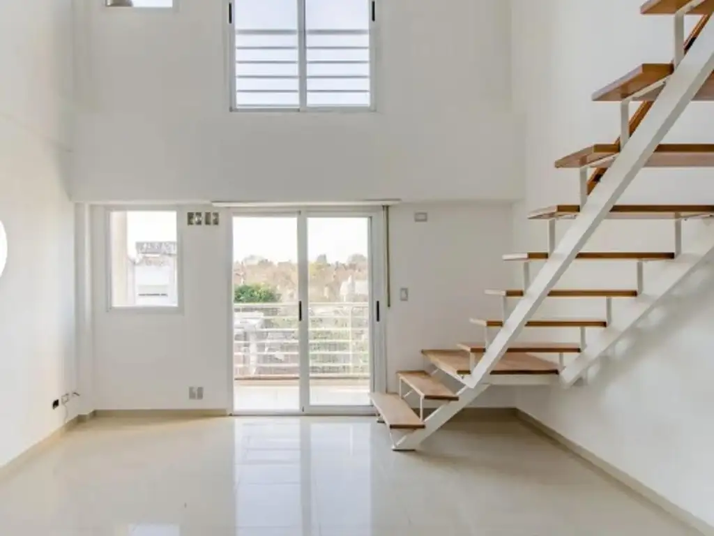 Excelente depto 3 amb. Tipo duplex - Foto 0