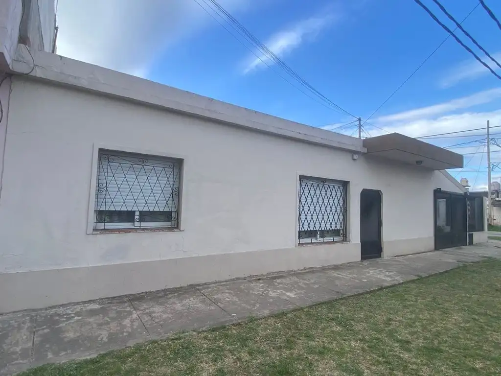 VENTA CASA 4 AMBIENTES RECICLADA A NUEVA