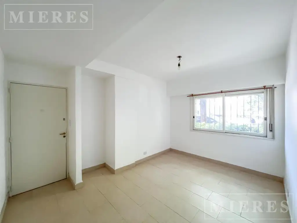 Departamento apto profesional en PB en venta en  Acassuso.