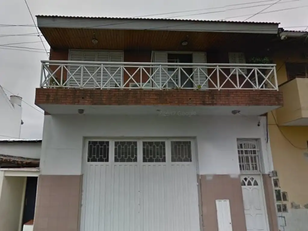 Departamento desarrollado en primer piso